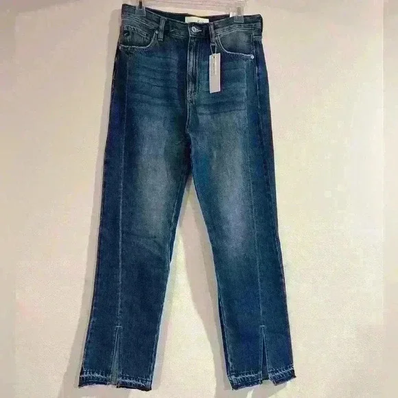 Kancan Medora High Rise 90s Split Hem
Straight Blue Jeans Size 5/26 NWT - Picture 2 of 8